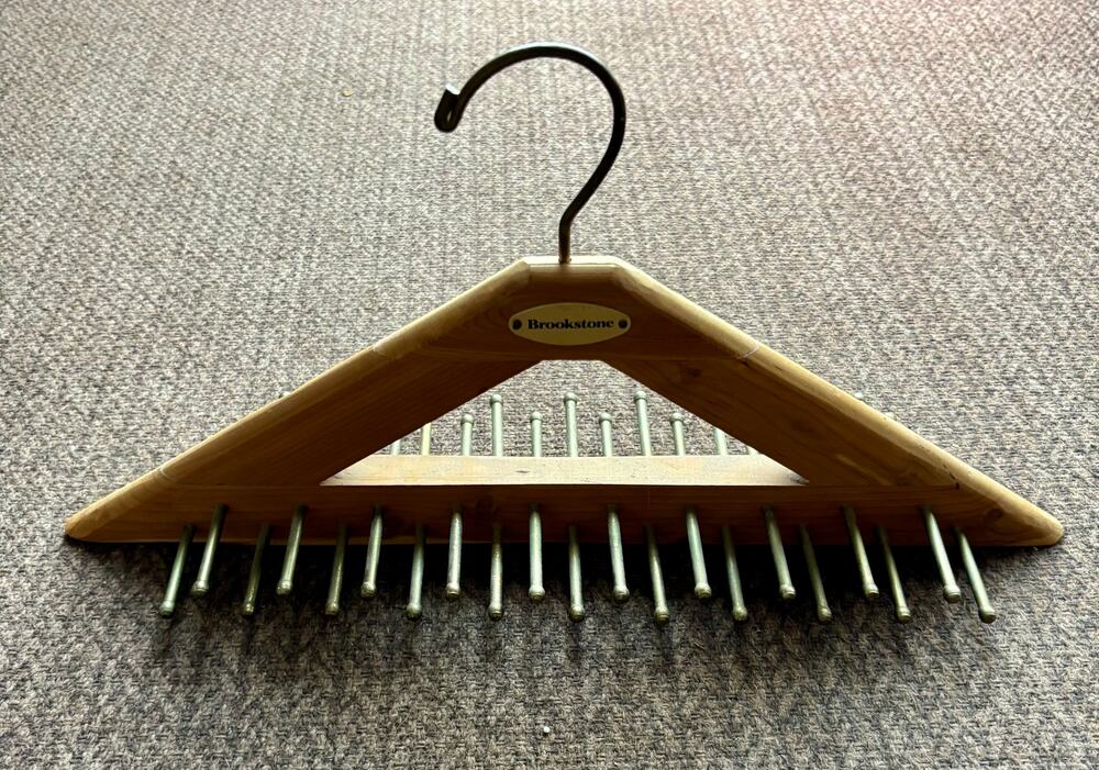 Vintage Brookstone Cedar Wood Tie Belt Hanger Holds 40 Ties Belts Scarves 16.5"